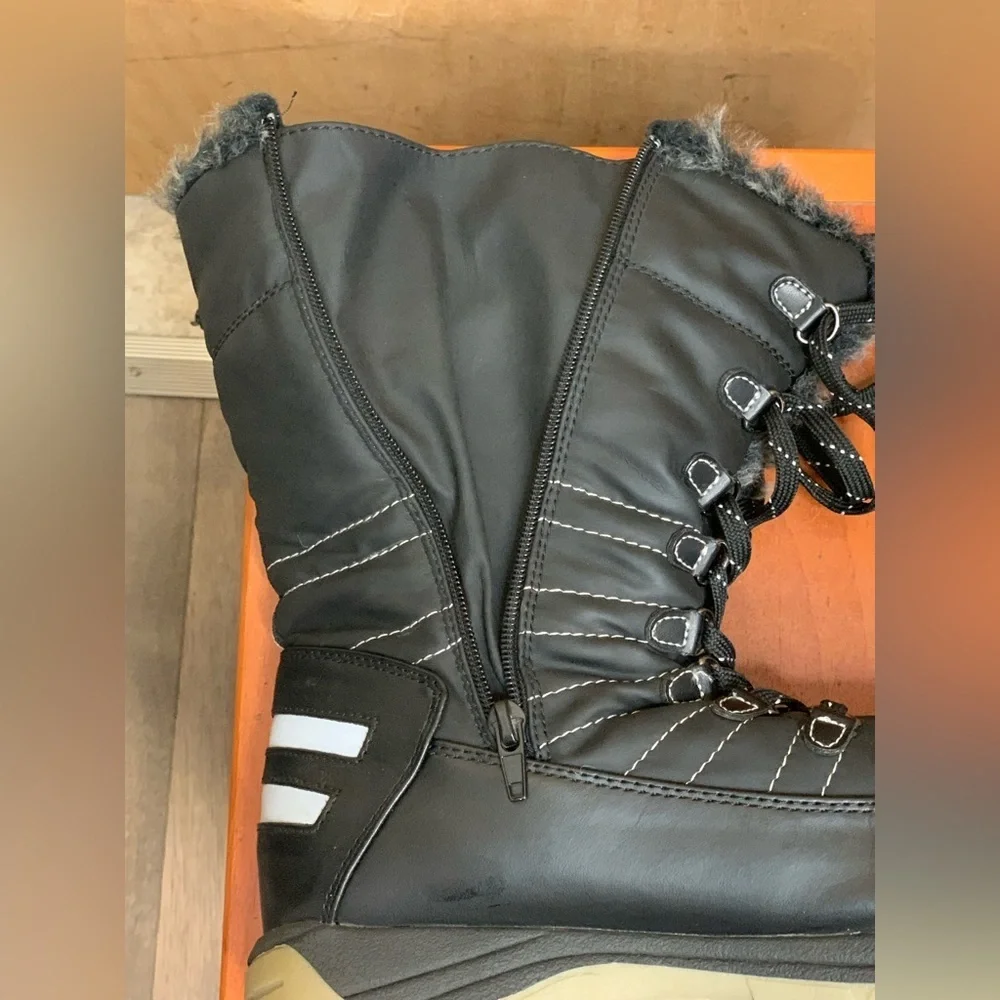 Amazon Black Laced/Side Zip Mid-Calf Winter Boots with Faux Fur Lining. Size-11W